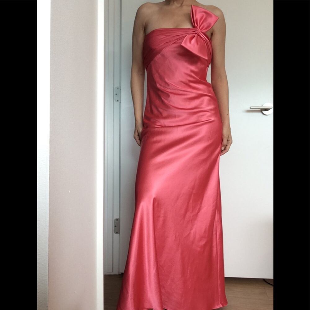 ⭐️Adrianna Papell Coral Strapless gown with bow